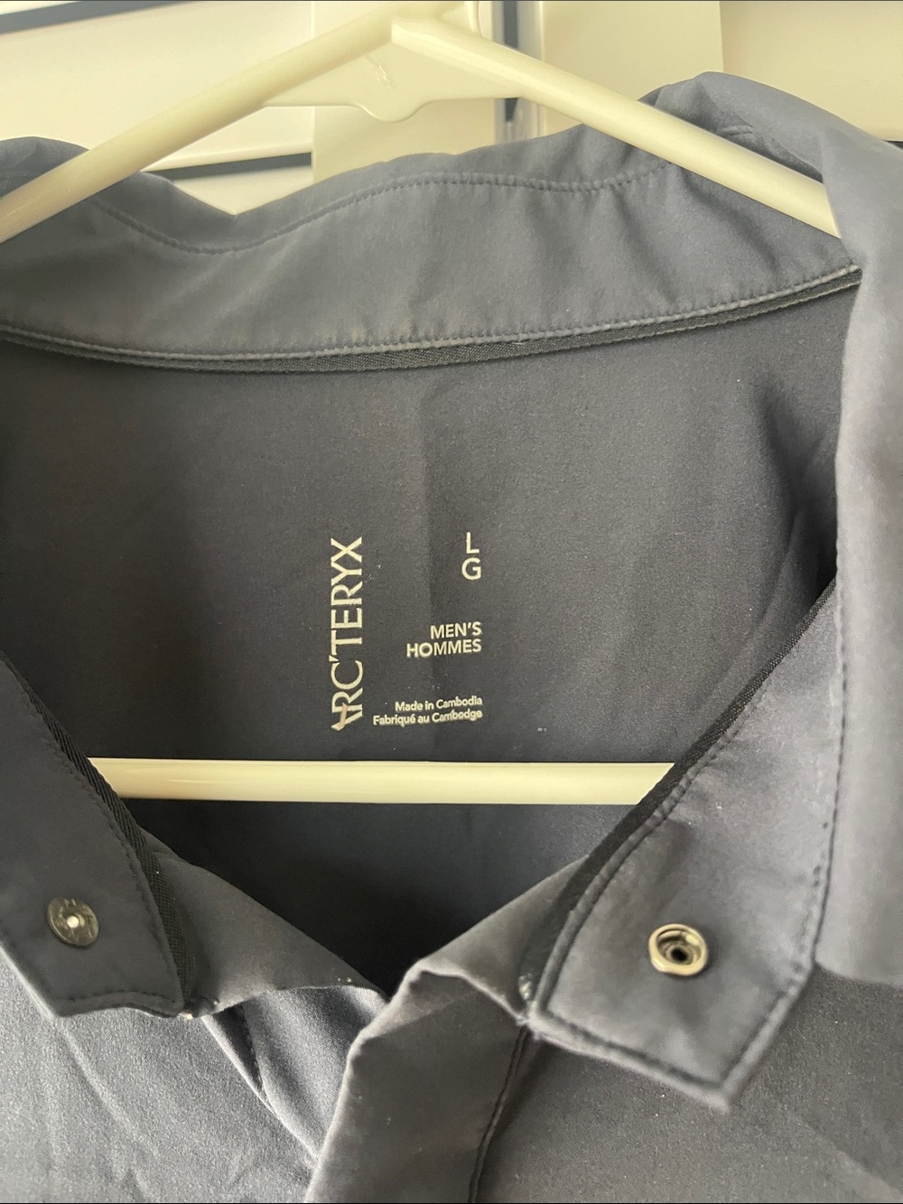 Arc'teryx Men's Dark Blue Button-Up Shirt - Picture 2 of 3